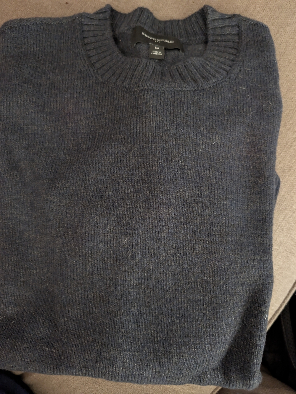 Banana Republic Men’s Crewneck Sweater — Gray